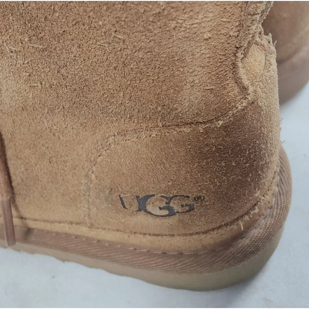 UGG Boys' Neumel II Tan Suede Shearling Winter Chukka Ankle Boots, Sz 4